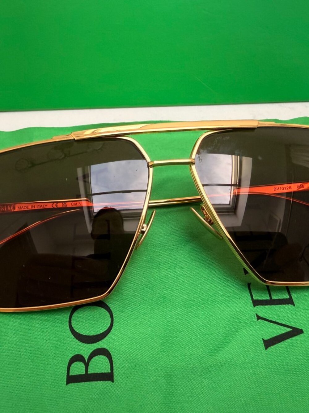 Bottega Veneta Light Ribbon Pilot Sunglasses in Gold & Brown, NWT
